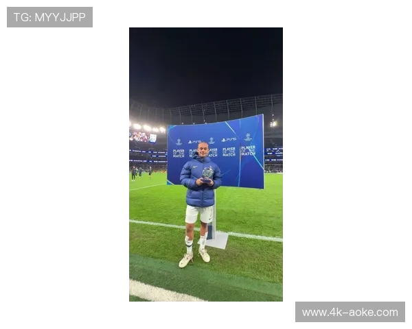 哈维-巴恩斯接受圣詹姆斯公园全场起立鼓掌,纽卡英雄赛后掩面而泣 哈维-巴恩斯接受圣詹姆斯公园全场起立鼓掌,纽卡英雄赛后掩面而泣